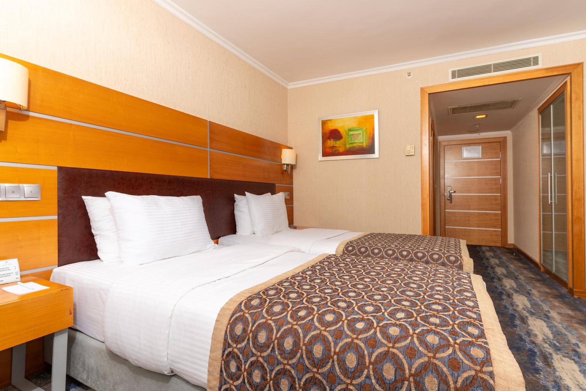 Ankara Plaza Hotel Екстер'єр фото